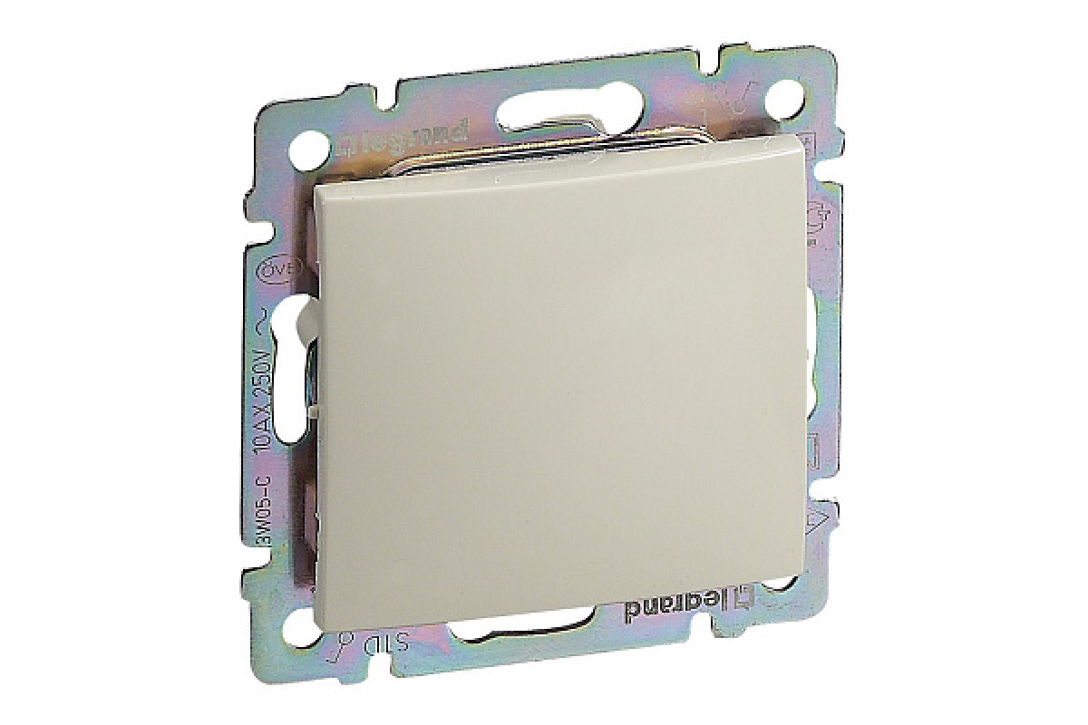 774101 LEGRAND VALENA 10A 220V IP44